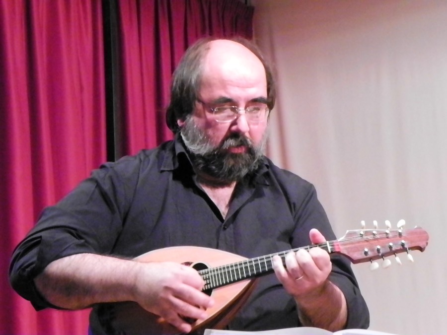 Luca Mereu insegnante di mandolino