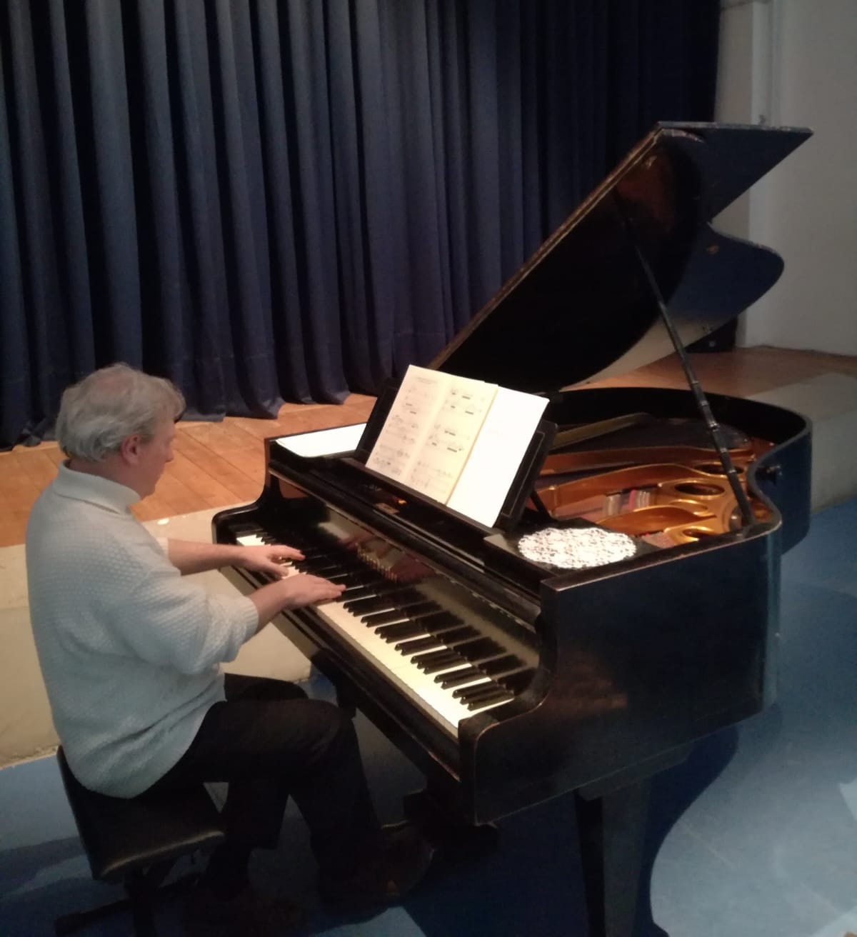 Alessandro Bares insegnante di pianoforte, violino e canto lirico